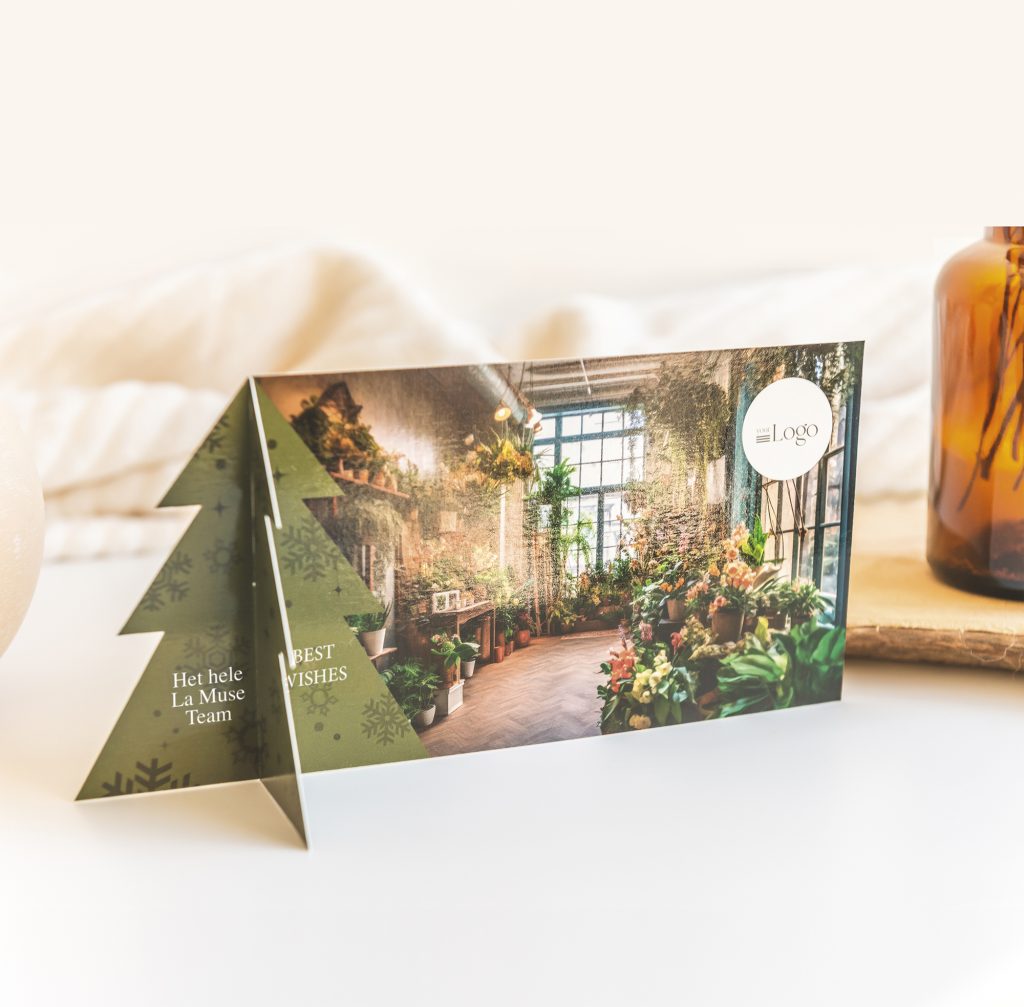 Zakelijke kerstkaart met 3D-kerstboom, foto van je bedrijf en je logo