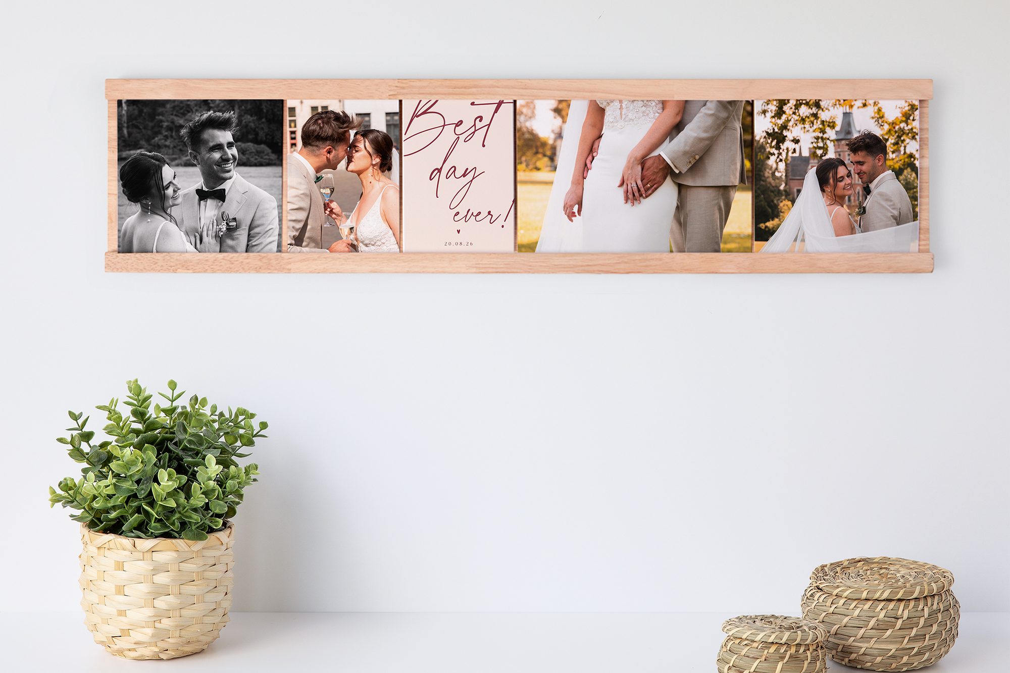 Houten fotolijst met 5 fotokaarten van een trouwkoppel