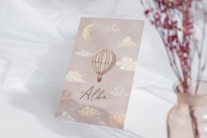 Geboortekaartje roze met luchtballon